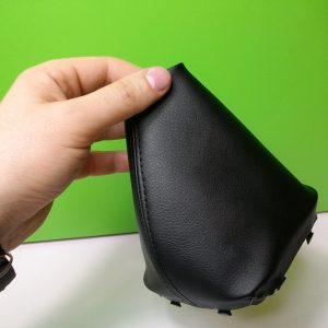 VOLKSWAGEN JETTA kožica menjača (2005-2011) NOVO