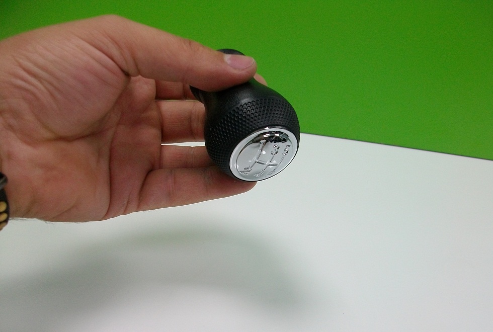 MAZDA 323 ručica menjača 5 brzina NOVO - Slika 2
