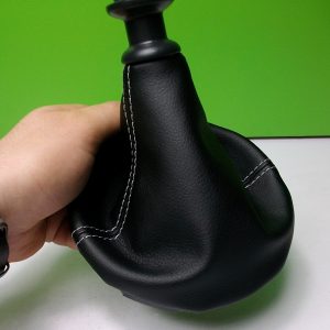 VOLKSWAGEN MULTIVAN kožica menjača (2003-2009) NOVO